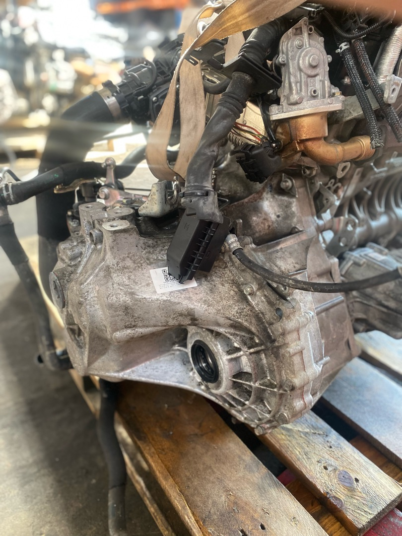 КПП механическая (МКПП) BMW X1 F48 2016, 2.0 л., B47 C20 A, дизель, МКПП, alpinweiß iii (300), внедорожник 5 дв., полный привод, правый руль, 23008655891, 23008671141, 23008672171, 8655891, 8671141, 8672171 - фото №1