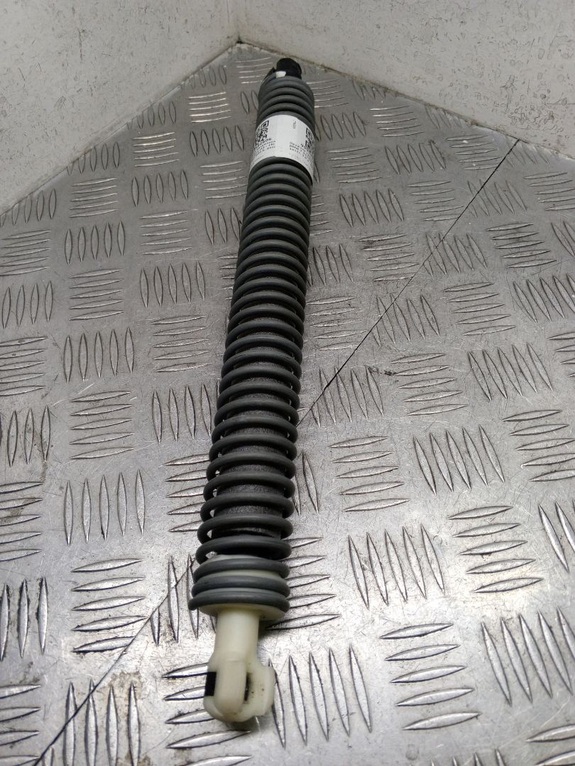 пружина крышки багажника BMW 7 серия G11/G12 G11 2017, 3.0 л., B57 D30 A, дизель, АКПП, carbonschwarz metallic (416), седан, задний привод, правый руль, 51247357109, 7357109 - фото №1