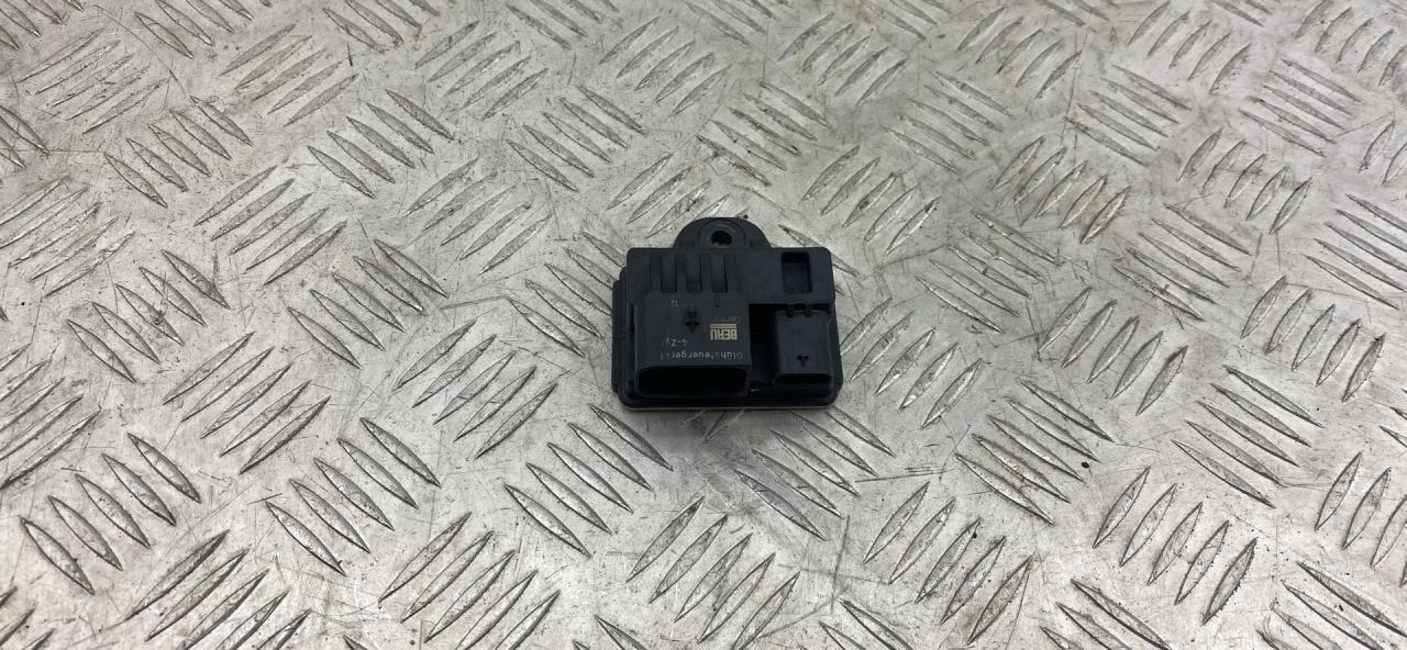 реле накала свечей BMW 5 серия F07/F10/F11 2012, 2.0 л., N47 D20 C, дизель, АКПП, седан, задний привод, правый руль, 8570087, 0522120103 - фото №1