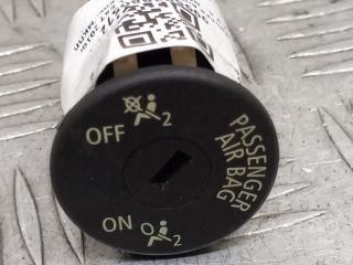 кнопка Airbag BMW 1 серия E81/E87 [рестайлинг] E87 2010, 2.0 л., N47 D20 D, дизель, МКПП, le-mans-blau metallic (381), хетчбэк 5 дв., задний привод, правый руль, 61319196886, 9196886