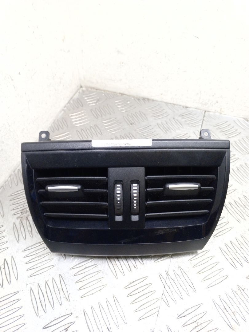 дефлектор обдува салона BMW X5 F15 2017, 3.0 л., N57 D30 B, дизель, АКПП, carbonschwarz metallic (416), внедорожник 5 дв., полный привод, правый руль, 64229252012, 9252012 - фото №1