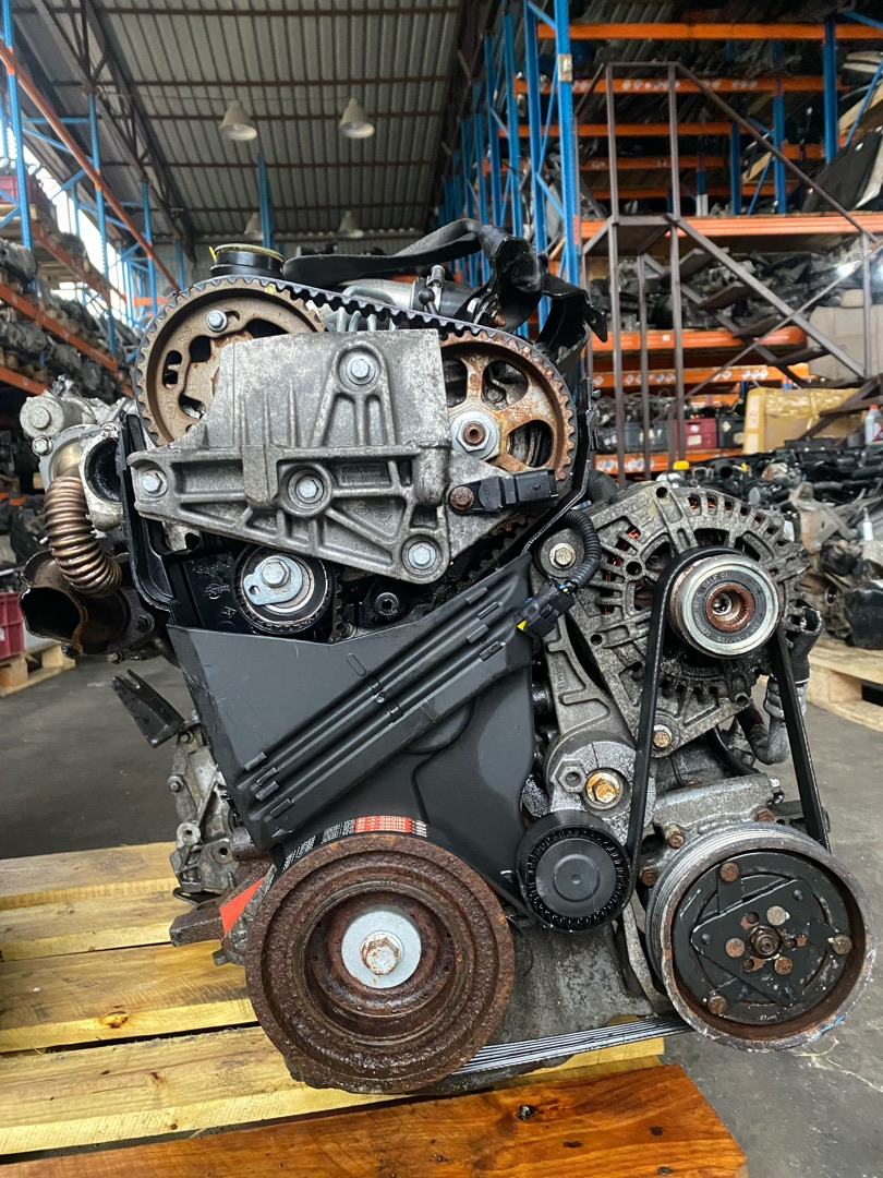 двигатель Renault Megane 2 поколение 2006, 1.5 л., K9K 276, дизель, МКПП, K9K276, K9KF276 - фото №1