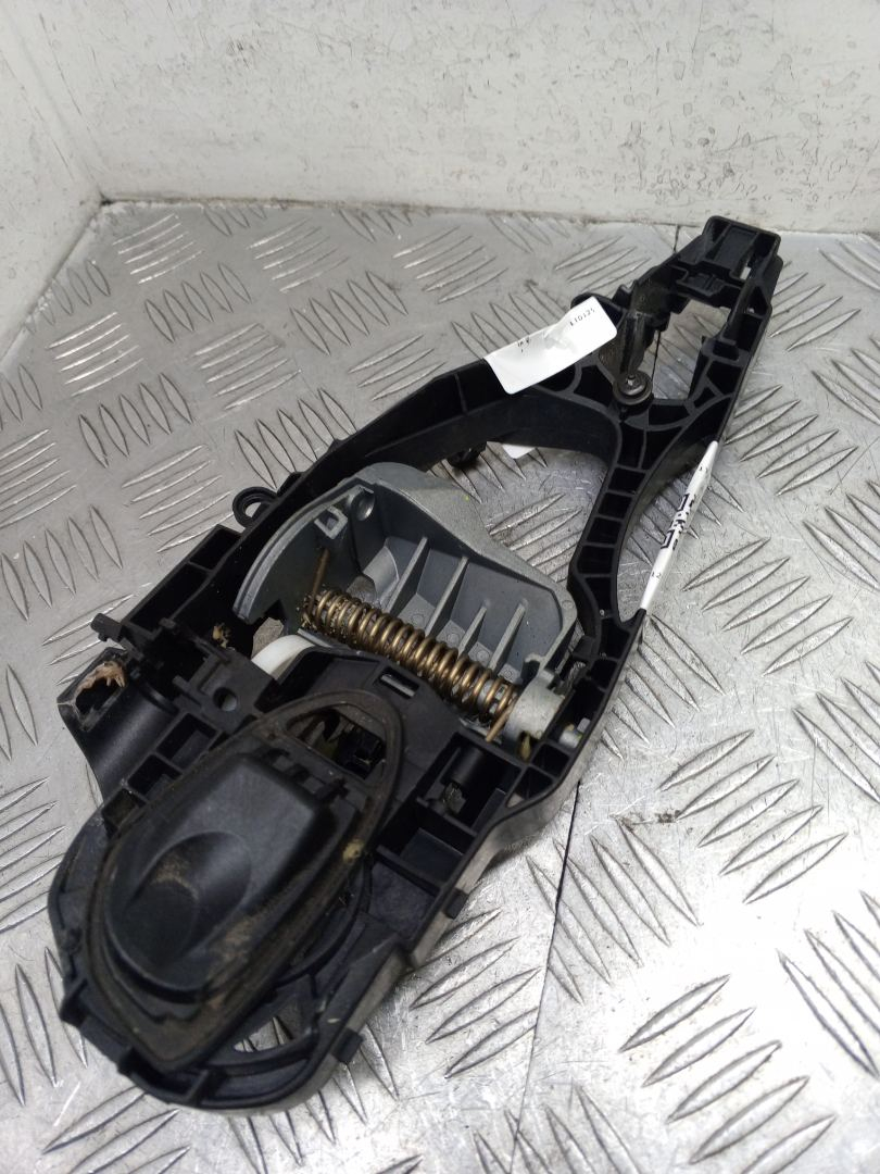 скелет ручки двери передней левой BMW 7 серия G11/G12 G11 2017, 3.0 л., B57 D30 A, дизель, АКПП, carbonschwarz metallic (416), седан, задний привод, правый руль, 51217377241, 7377241 - фото №1