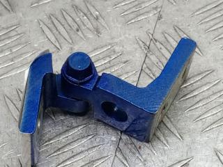 петля двери Skoda Octavia 2 поколение (A5) [рестайлинг] 2011, 2.0 л., CCZA, бензин, МКПП, 8x8x, лифтбэк, передний привод, правый руль, 1Z0833402B