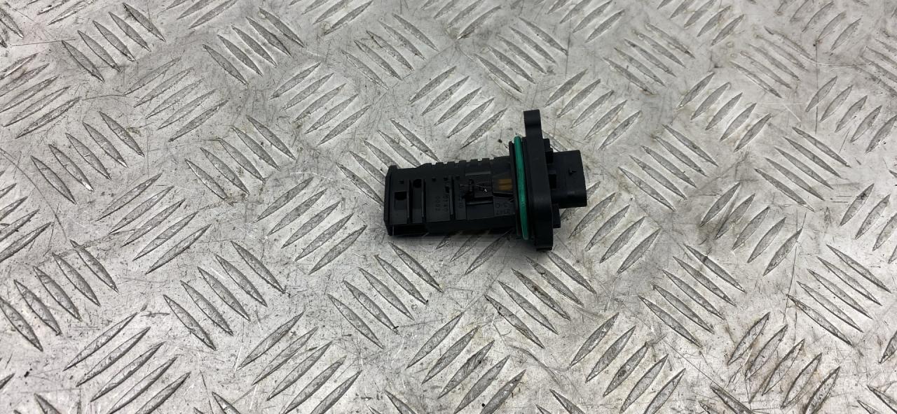 расходомер воздуха BMW 5 серия F07/F10/F11 2012, 2.0 л., N47 D20 C, дизель, АКПП, седан, задний привод, правый руль, 8506408, 0281006092 - фото №1