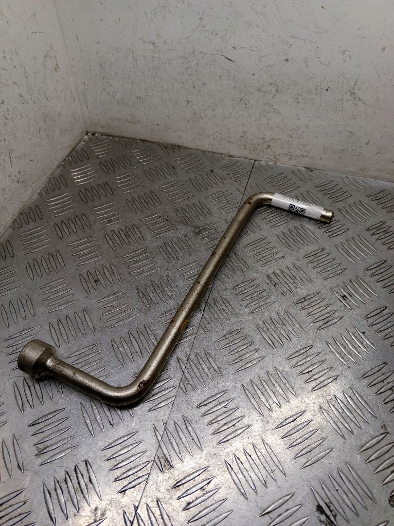 ключ колесный (балонный) BMW X5 E53 2002, внедорожник 5 дв., 1095831, 71121095831 - фото №1