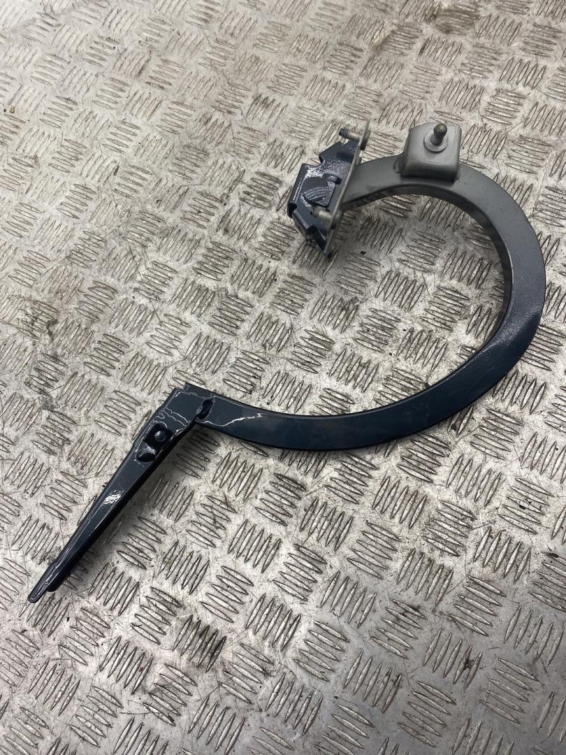 петля крышки багажника BMW 7 серия G11/G12 G11 2018, 3.0 л., B57 D30 A, дизель, АКПП, singapore grau metallic (b41), седан, полный привод, правый руль, 7357116 - фото №1