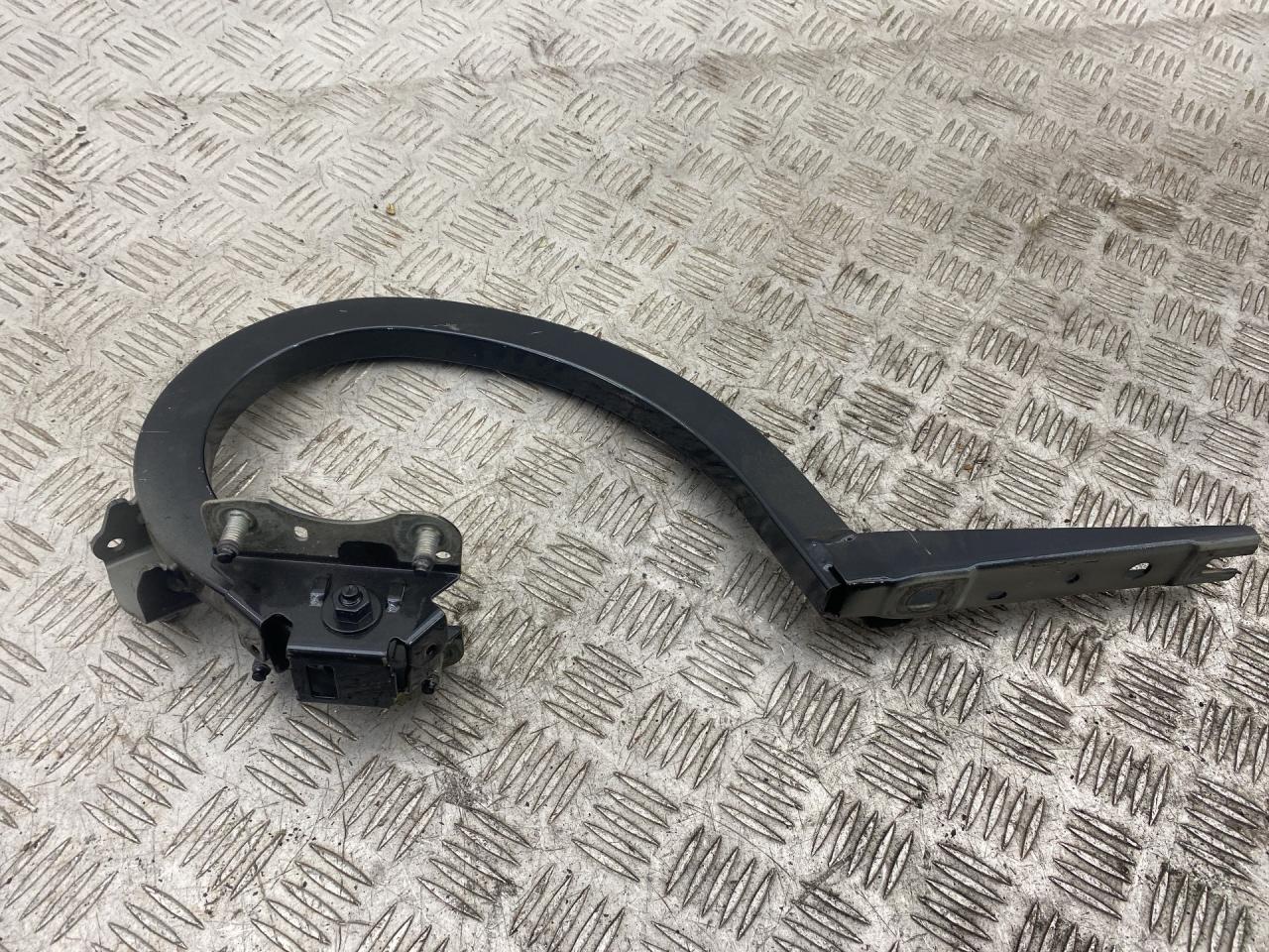 петля крышки багажника BMW 7 серия G11/G12 G11 2018, 3.0 л., B57 D30 A, дизель, АКПП, singapore grau metallic (b41), седан, полный привод, правый руль, 7357116, 7357115 - фото №1
