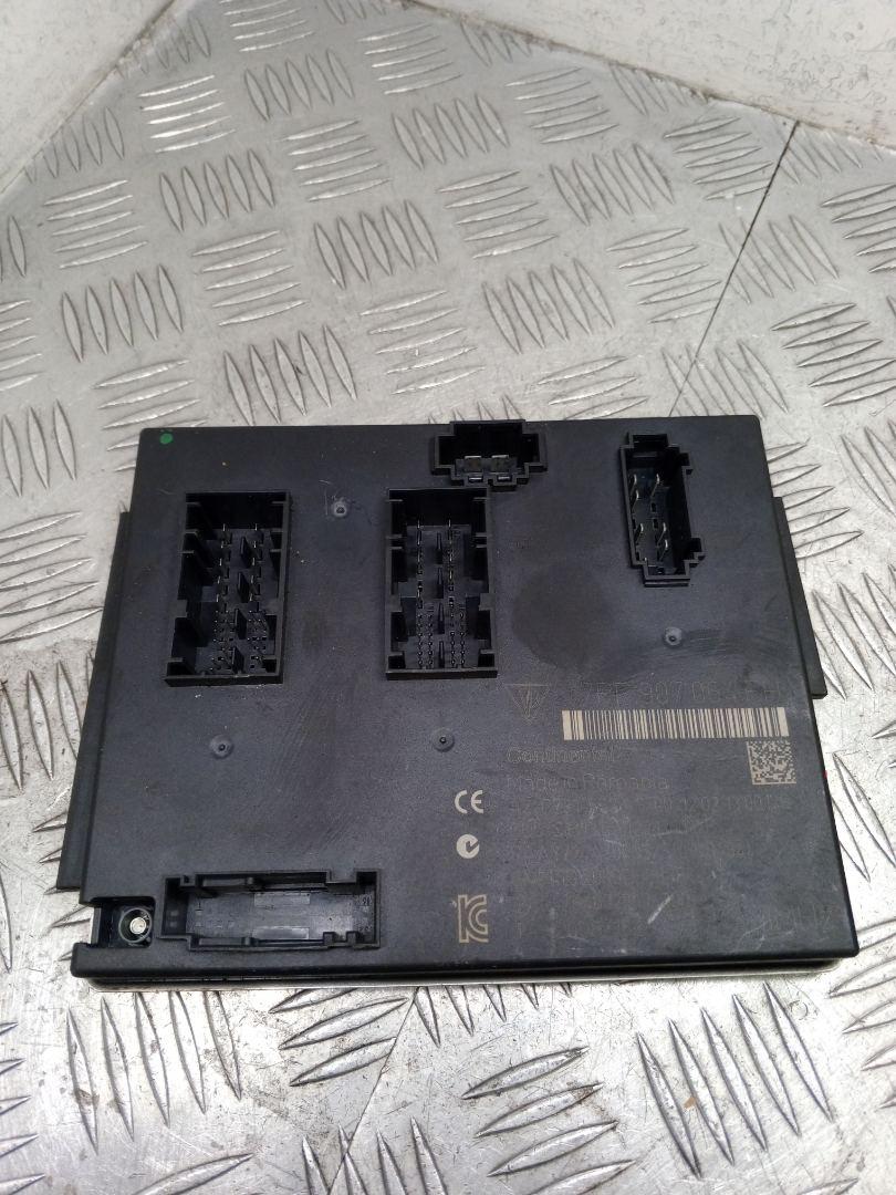 блок комфорта Porsche 911 Carrera S 991 2014, 3.8 л., MA1.03, бензин, робот, серый, задний привод, правый руль, 7PP907064FH - фото №1