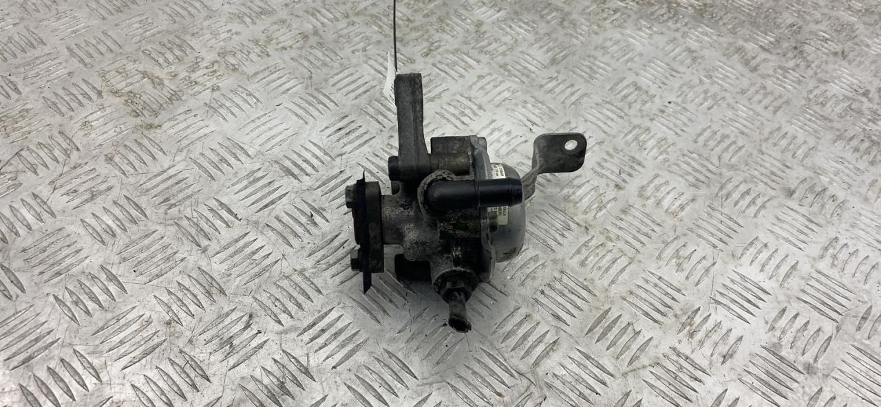 насос гидроусилителя руля BMW 3 серия E46 (1997 - 2003), 2.2 л., M54 B22 (226S1), бензин, 6750423 - фото №1