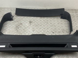 обшивка крышки багажника BMW X5 F15 2018, 3.0 л., N57 D30 A, дизель, АКПП, carbonschwarz metallic (416), внедорожник 5 дв., полный привод, правый руль