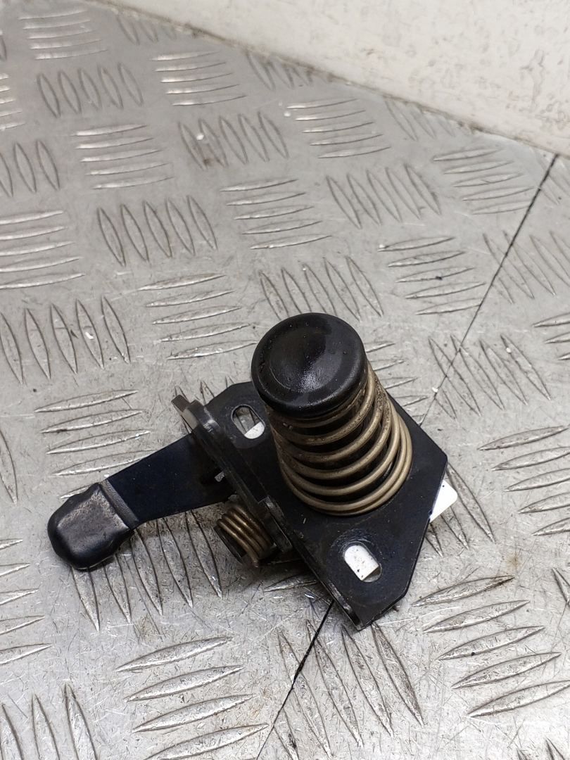 захватный крюк капота BMW 5 серия E60/E61 2006, седан, 51237034256, 7034256 - фото №1