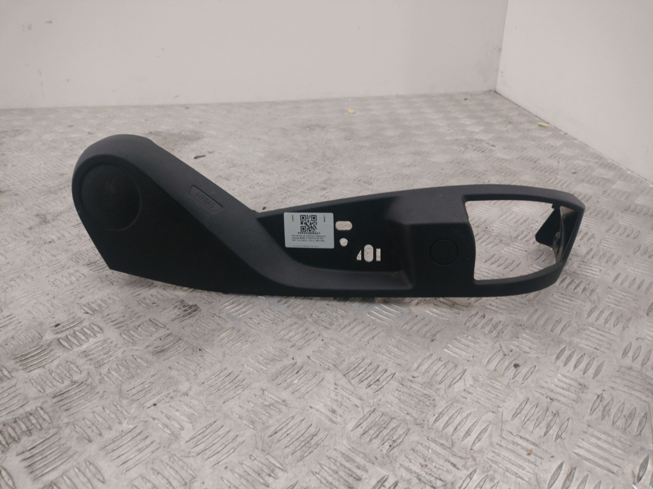 накладка на сиденье передняя правая BMW 5 серия F07/F10/F11 F10 2011, 3.0 л., N57 D30 A, дизель, АКПП, carbonschwarz metallic (416), седан, задний привод, правый руль, 52107230534 - фото №1
