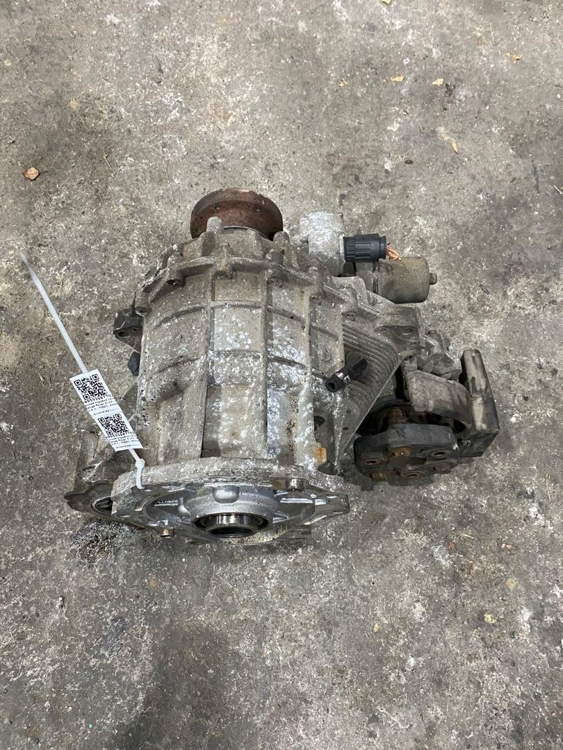 раздаточная коробка Land Rover Range Rover 3 поколение 2004, 3.0 л., 306D1, дизель, АКПП, 4455475 - фото №1