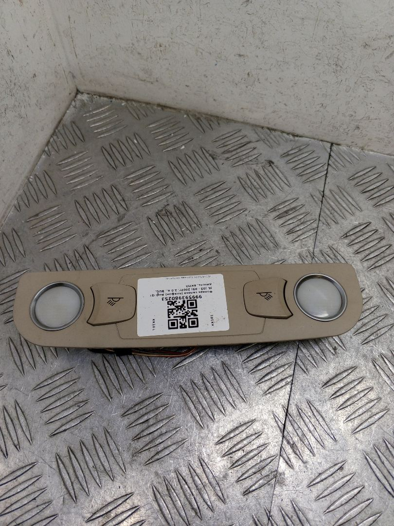 фонарь салона (плафон) Audi Q7 4L 2007, 3.0 л., BUG, дизель, АКПП, полный привод, правый руль, 4L0947111B - фото №1