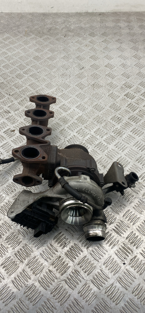 турбина BMW 5 серия F07/F10/F11 2011, 2.0 л., N47 D20 C, дизель, МКПП, 8515187 - фото №1