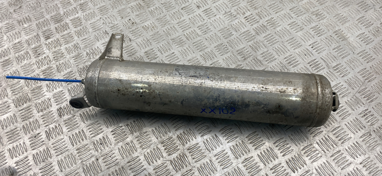 ресивер пневмоподвески Audi Q7 4L 2007, 3.0 л., BUG, дизель, АКПП, полный привод, правый руль, 7L0616201A - фото №1