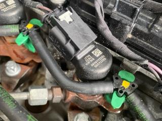 форсунка Ford S-Max 1 поколение [рестайлинг] 2014, 1.6 л., T1WB, дизель, МКПП, 9802448680