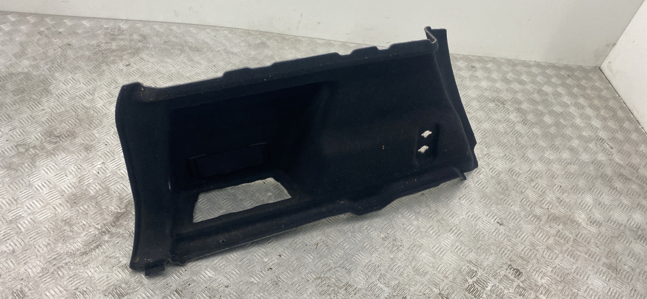 обшивка багажника BMW X1 F48 2016, 2.0 л., B47 C20 A, дизель, МКПП, alpinweiß iii (300), внедорожник 5 дв., полный привод, правый руль, 51477425347, 7425347 - фото №1