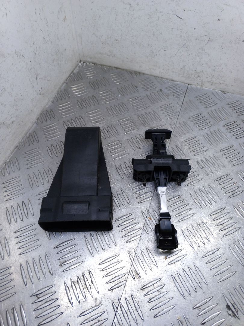 ограничитель открывания двери BMW 5 серия G30/G31 G30 2020, 2.0 л., B48 B20 B, бензин, АКПП, sophistograu a90, седан, задний привод, правый руль, 7341033 - фото №1