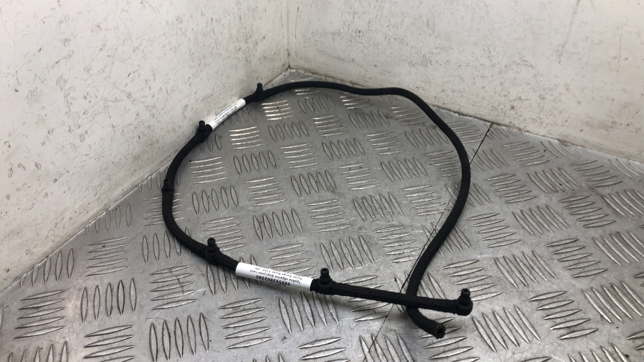 трубка обратки форсунок Land Rover Range Rover 3 поколение 2005, 3.0 л., 306D1, дизель, АКПП - фото №1