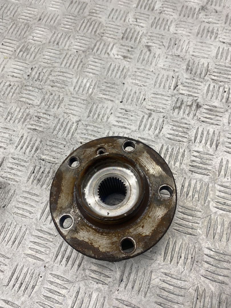 ступица передняя BMW X5 F15 2017, 3.0 л., N57 D30 B, дизель, АКПП, carbonschwarz metallic (416), внедорожник 5 дв., полный привод, правый руль - фото №1