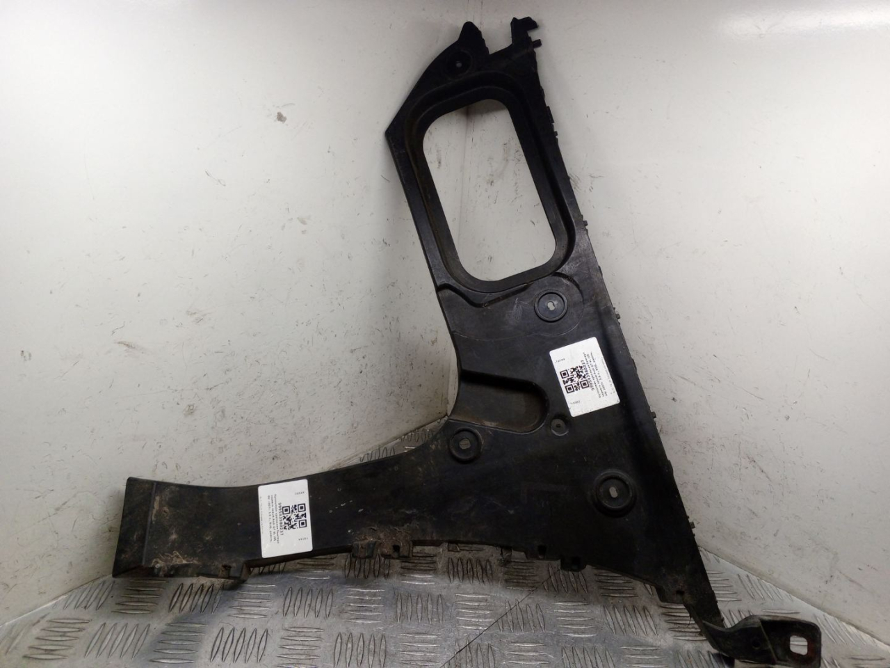 Крепление бампера заднего Audi Q7 4L 2007, 3.0 л., BUG, дизель, АКПП, полный привод, правый руль, 4L0807453A - фото №1