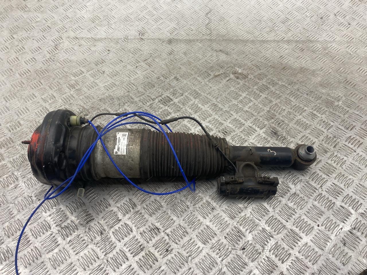 пневмостойка задняя BMW 7 серия G11/G12 G11 2018, 3.0 л., дизель, АКПП, singapore grau metallic (b41), седан, полный привод, правый руль, R308617172 - фото №1