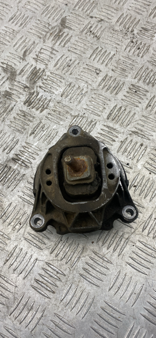 подушка крепления двигателя BMW 3 серия F30/F31/F34 F30 2014, 2.0 л., N20 B20 B, бензин, АКПП, синий, седан, полный привод, 22116856184, 6856184 - фото №1