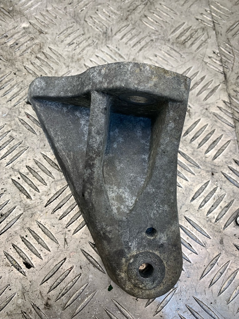 кронштейн двигателя Jaguar XF X250 2008, 2.7 л., AJD, дизель, АКПП, 5R836037DB - фото №1