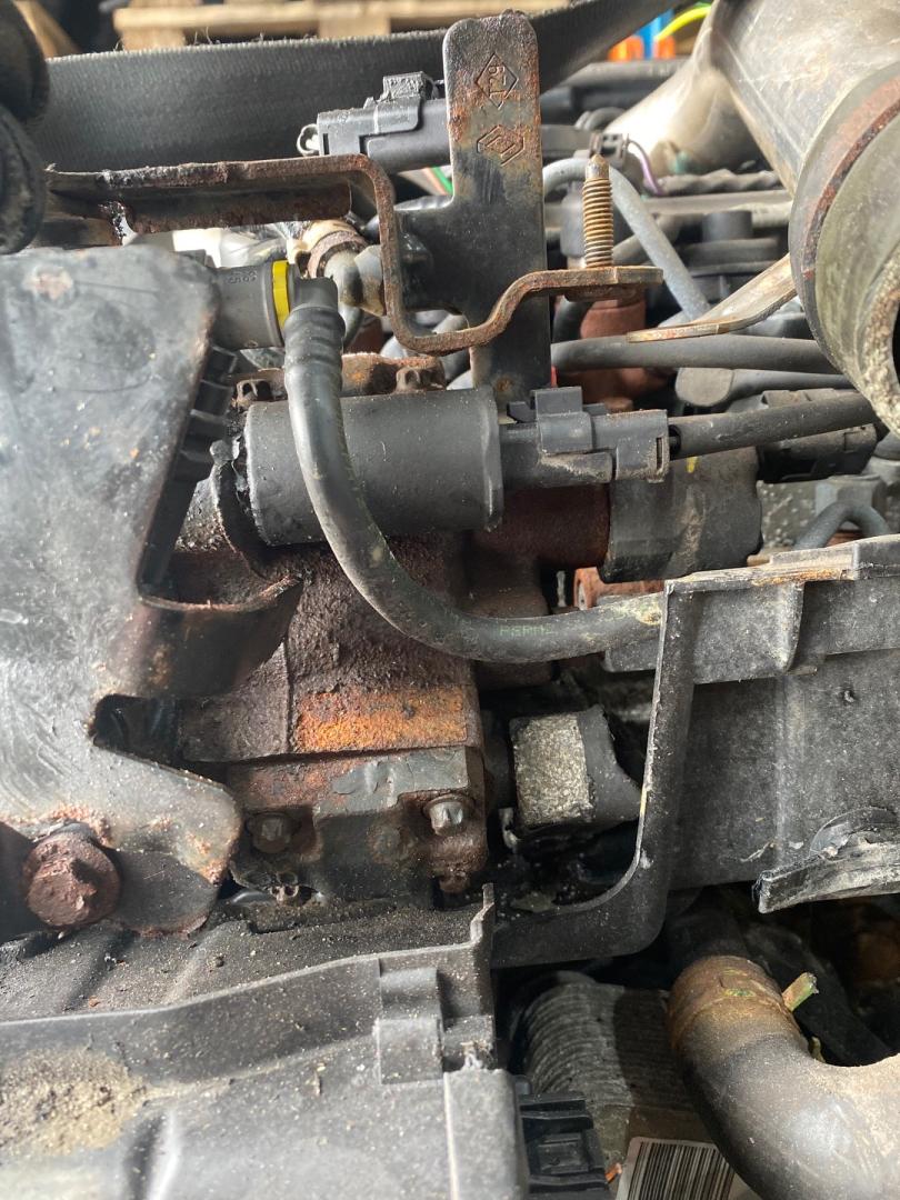 ТНВД Renault Megane 3 поколение 2011, 1.5 л., K9K 846, дизель, МКПП - фото №1