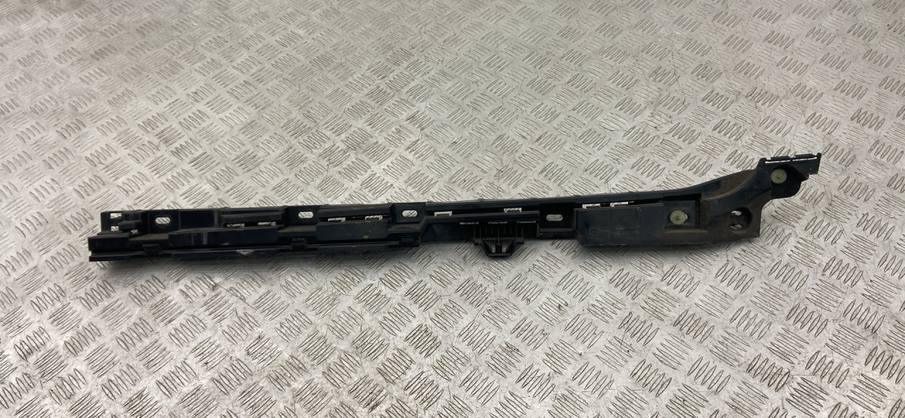 Кронштейн крепления порога BMW 5 серия F07/F10/F11 F10 2012, 2.5 л., дизель, АКПП, sophistog brillan metall (b90), седан, задний привод, правый руль, 51777204021, 7204021 - фото №1