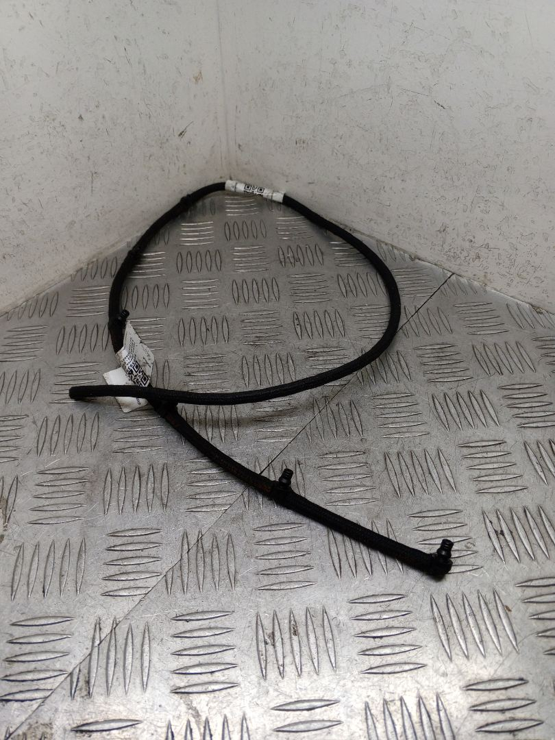 трубка обратки форсунок BMW 5 серия E60/E61 2005, 3.0 л., M57 D30 (306D2), дизель, АКПП - фото №1