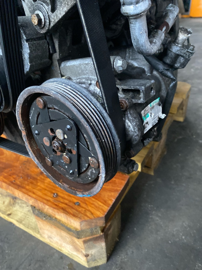 компрессор кондиционера Renault Megane 2 поколение 2006, 1.5 л., K9K 276, дизель, МКПП - фото №1