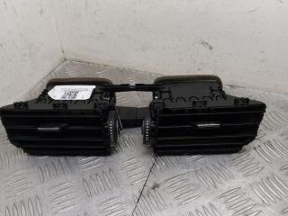 дефлектор обдува салона BMW X1 F48 2016, 2.0 л., B47 C20 A, дизель, МКПП, alpinweiß iii (300), внедорожник 5 дв., полный привод, правый руль, 64229292741