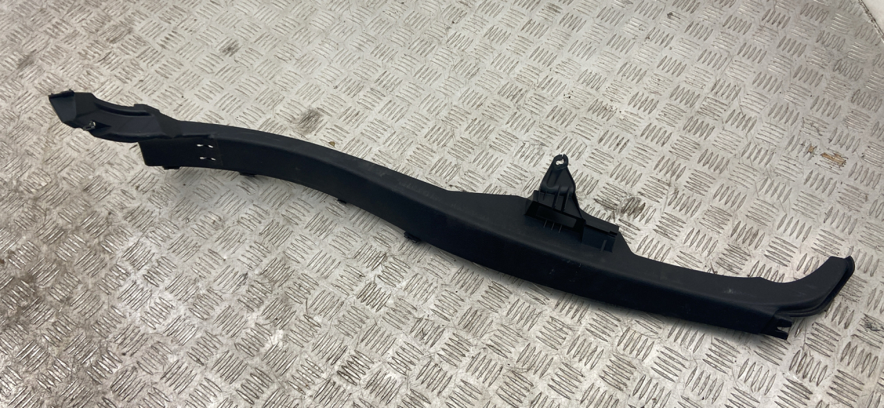 накладка на порог Mercedes-Benz C AMG W205 2017, 4.0 л., M 177.980, бензин, АКПП, 197, седан, задний привод, правый руль, A2056903105 - фото №1