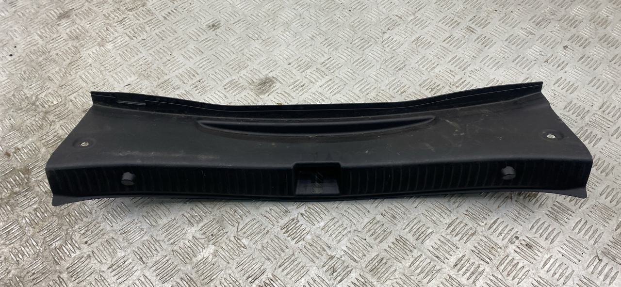 обшивка багажника Mercedes-Benz C AMG W205 2017, 4.0 л., M 177.980, бензин, АКПП, 197, седан, задний привод, правый руль, A2056908104 - фото №1