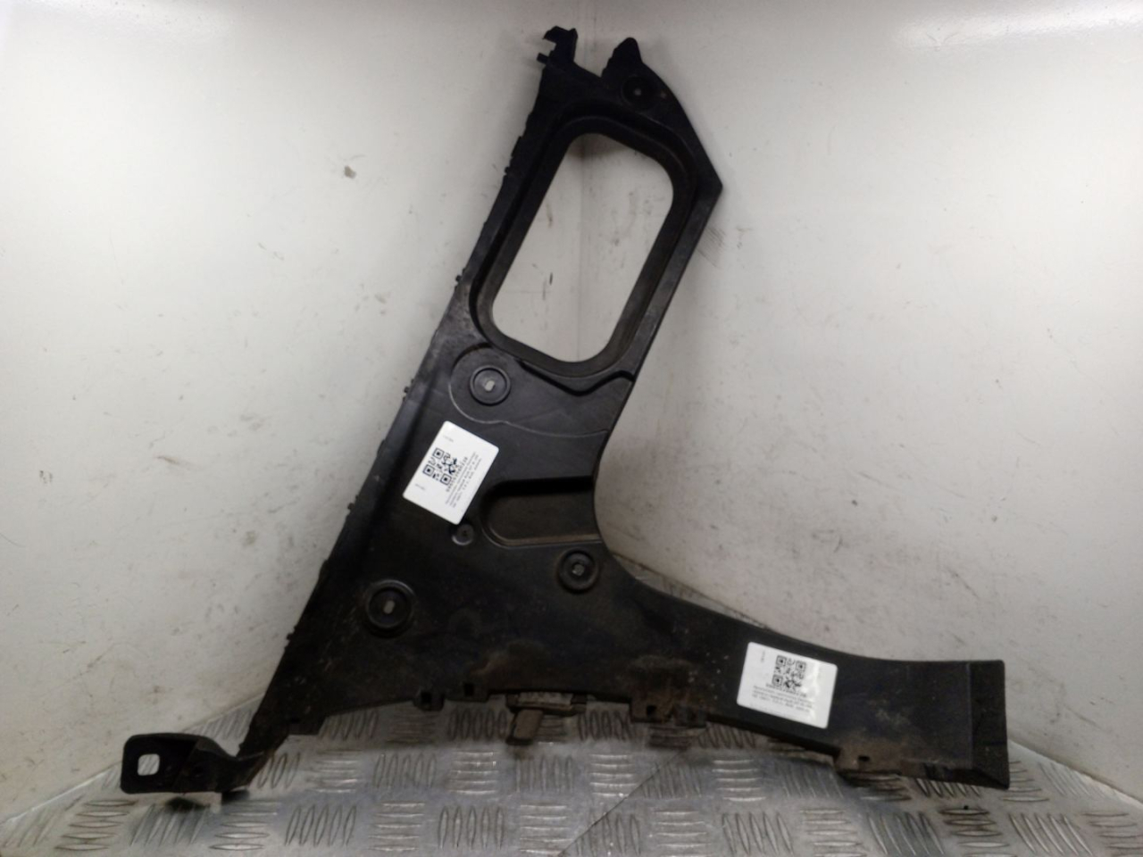 Крепление бампера заднего Audi Q7 4L 2007, 3.0 л., BUG, дизель, АКПП, полный привод, правый руль, 4L0807454A - фото №1