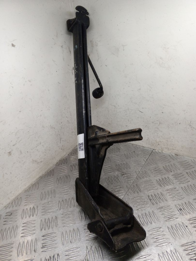 домкрат BMW 7 серия E38 1998, седан, 1093281, 71121093281 - фото №1