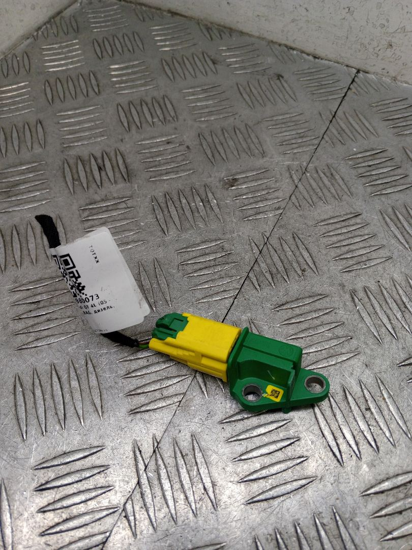 датчик удара Audi Q7 4L 2007, 3.0 л., BUG, дизель, АКПП, полный привод, правый руль, 1K0909606C - фото №1