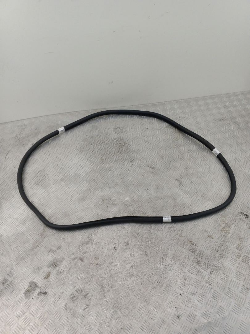 уплотнитель двери BMW 5 серия F07/F10/F11 F10 2011, 3.0 л., N57 D30 A, дизель, АКПП, carbonschwarz metallic (416), седан, задний привод, правый руль, 51727182270 - фото №1