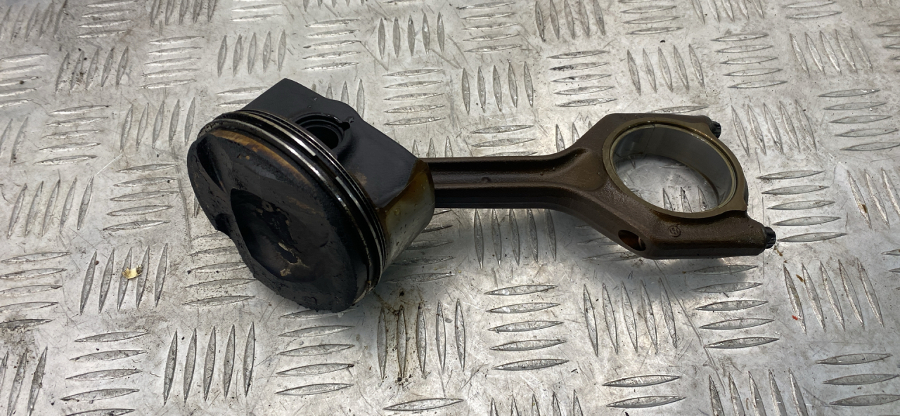 поршень BMW 3 серия E90/E91/E92/E93 2007, 3.0 л., N53 B30, бензин - фото №1