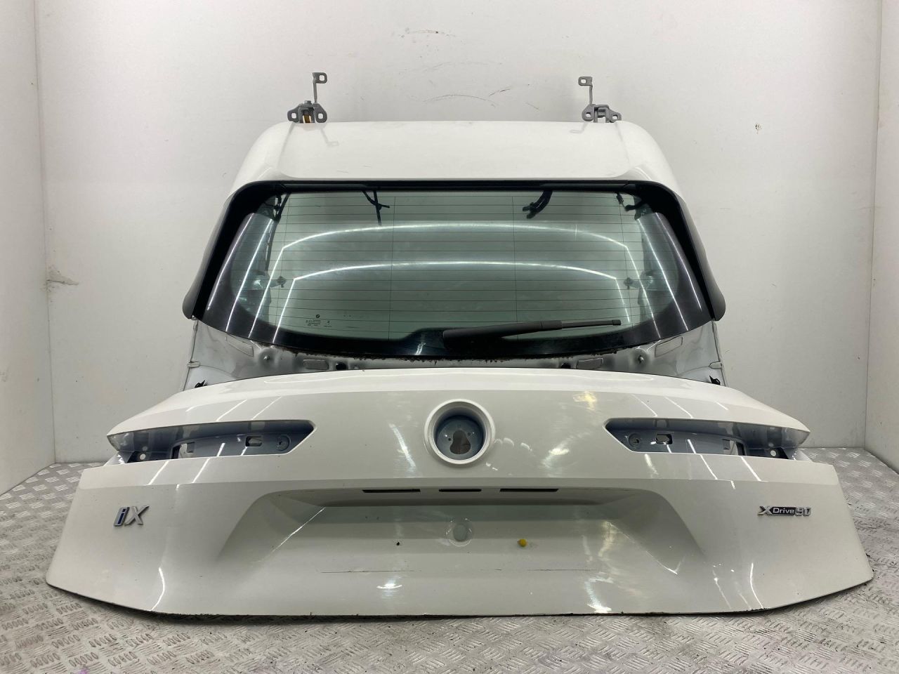 петля крышки багажника BMW iX I20 2025, электро, alpinweiss iii (300), полный привод, правый руль, 41009630333 - фото №1