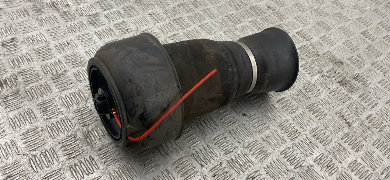 пневмоподушка BMW X5 M F85 2018, 4.4 л., S63 B44 B, бензин, АКПП, внедорожник 5 дв., полный привод, правый руль, 37127850225, 7850225 - фото №1