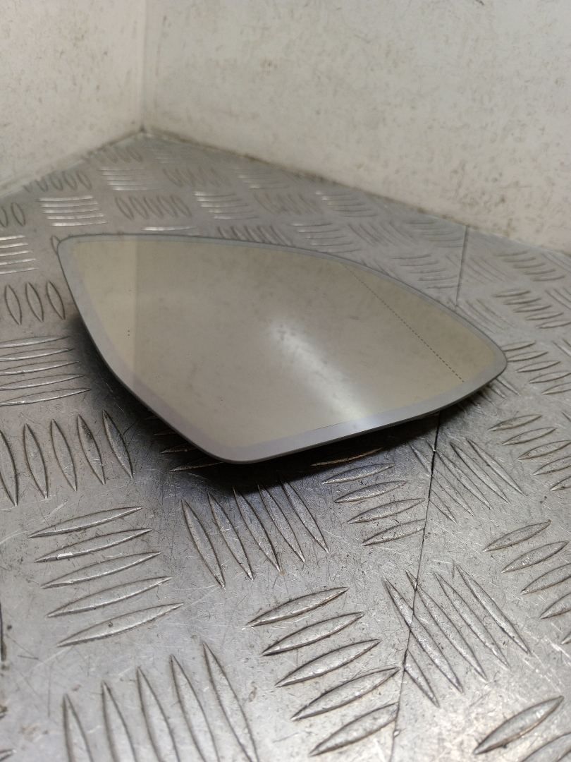 стекло зеркала наружного правого BMW X5 F15 2018, 3.0 л., N57 D30 A, дизель, АКПП, carbonschwarz metallic (416), внедорожник 5 дв., полный привод, правый руль - фото №1