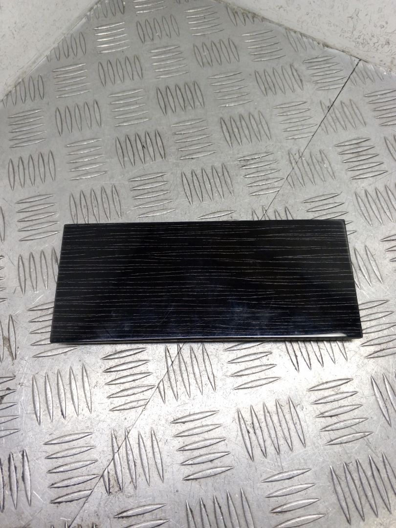 Декоративная накладка центральной консоли BMW 7 серия G11/G12 G11 2017, 3.0 л., B57 D30 A, дизель, АКПП, carbonschwarz metallic (416), седан, задний привод, правый руль, 51168066677, 8066677 - фото №1