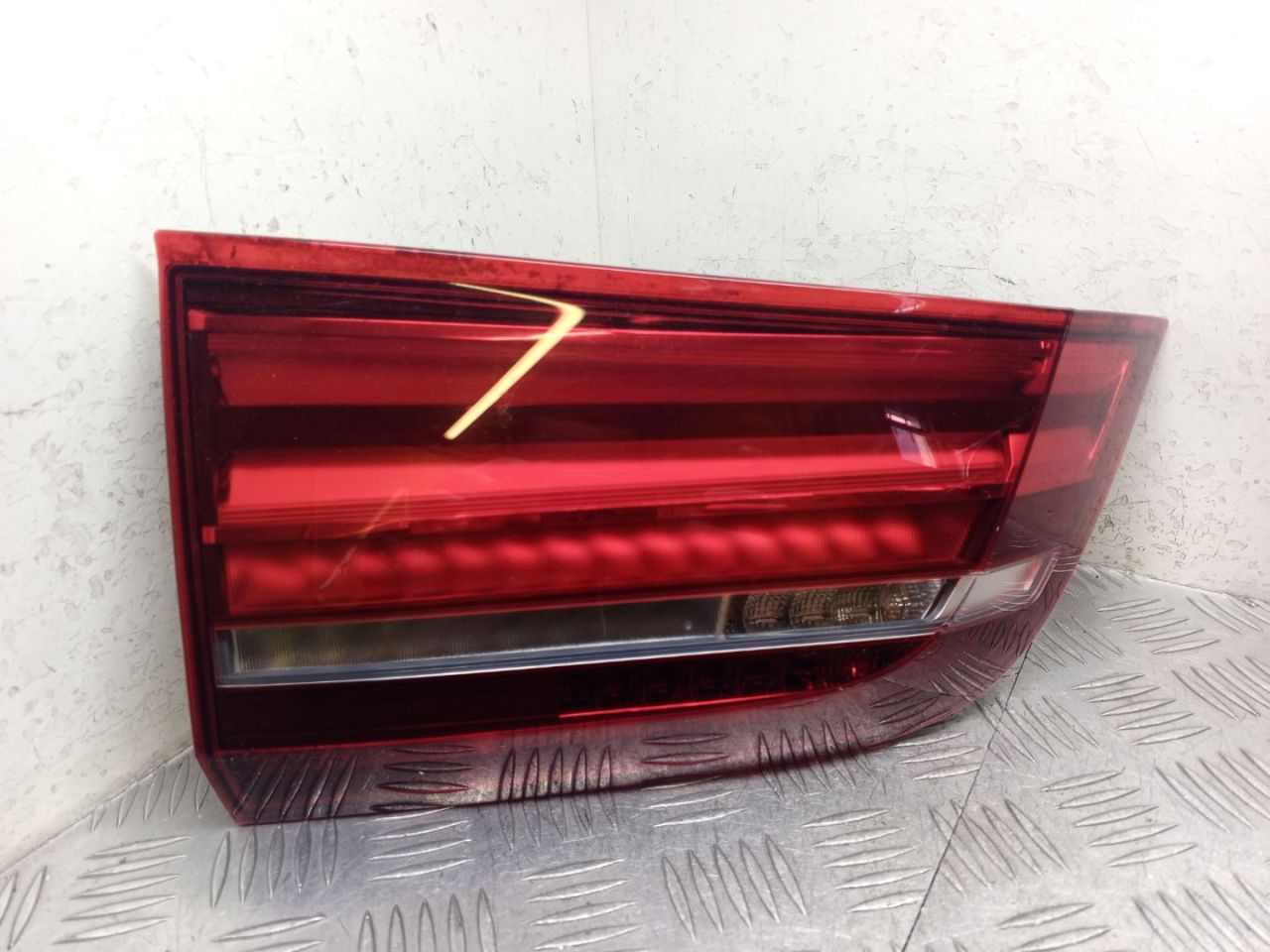 фонарь крышки багажника левый BMW X5 F15 2018, 3.0 л., N57 D30 A, дизель, АКПП, carbonschwarz metallic (416), внедорожник 5 дв., полный привод, правый руль, 63217470887, 7470887 - фото №1