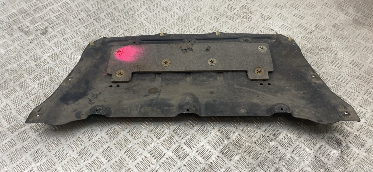 защита днища BMW 7 серия G11/G12 G11 2017, 3.0 л., B57 D30 A, дизель, АКПП, carbonschwarz metallic (416), седан, задний привод, правый руль, 51757363730, 7363730 - фото №1