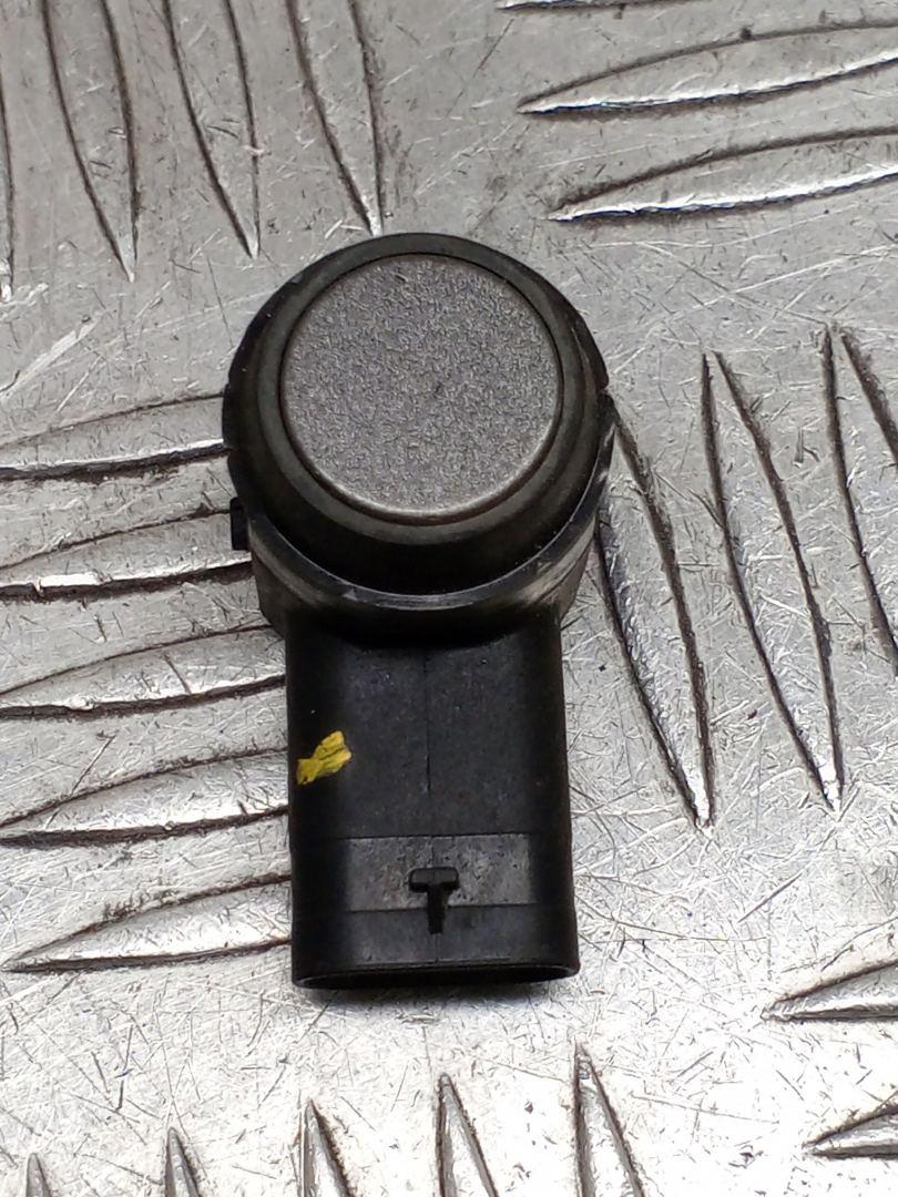 парктроник передний Porsche 911 Carrera S 991 2014, 3.8 л., MA1.03, бензин, робот, серый, задний привод, правый руль, 4H0919275 - фото №1