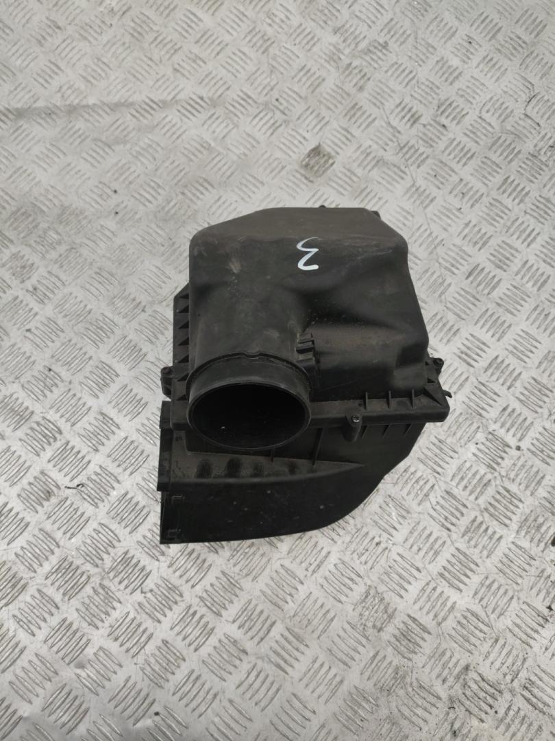 корпус воздушного фильтра BMW 7 серия G11/G12 G11 2018, 3.0 л., B57 D30 A, дизель, АКПП, singapore grau metallic (b41), седан, полный привод, правый руль, 7643301 - фото №1